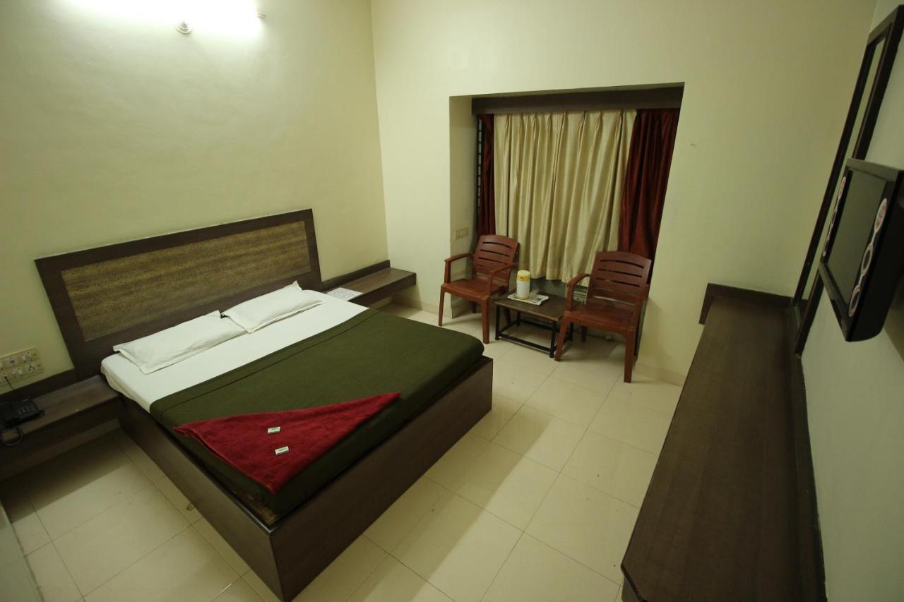 Hotel Laxmibai Palace Sirdi Kültér fotó