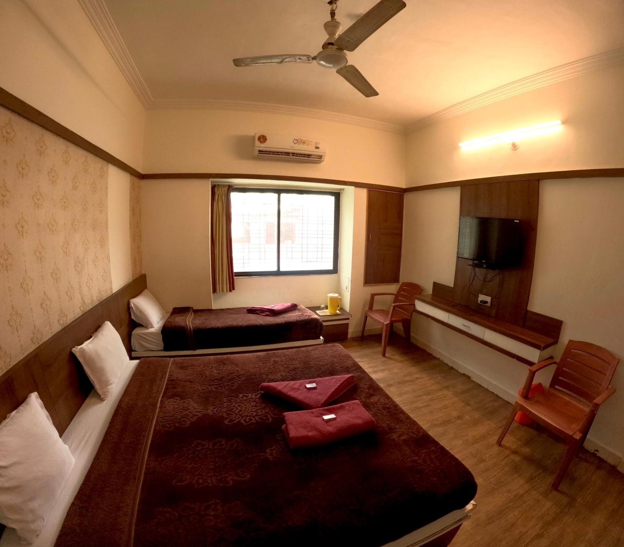 Hotel Laxmibai Palace Sirdi Kültér fotó